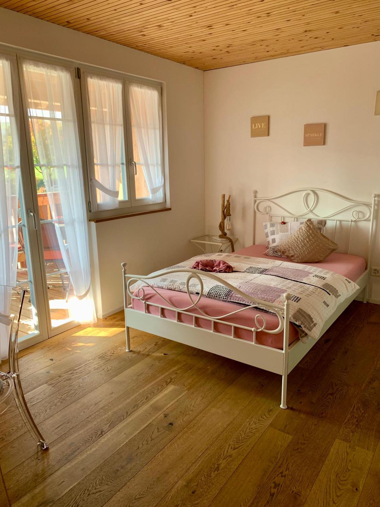 Conny'S B&B Niederweningen Экстерьер фото